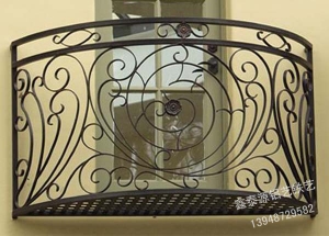 包頭鐵藝陽臺護(hù)欄定做